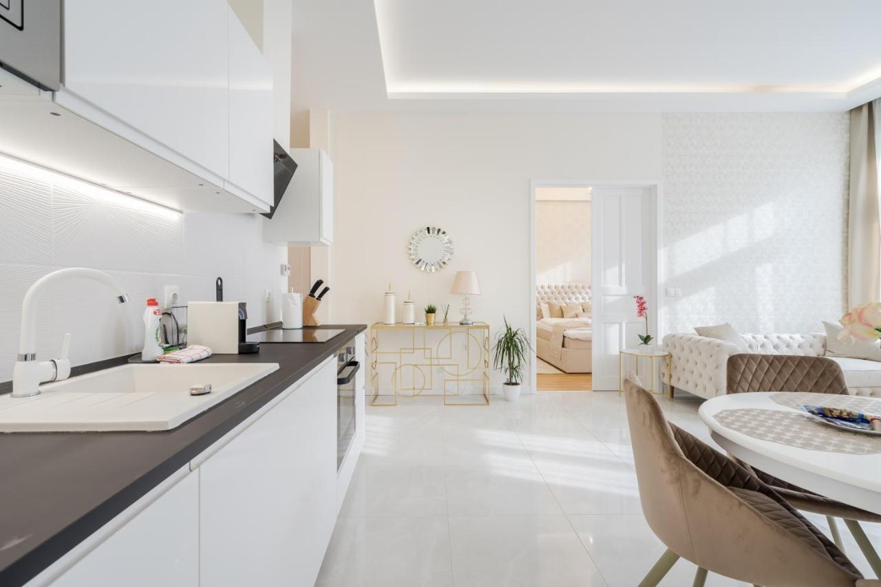Bpr Etienne Charming Apartment บูดาเปสต์ ภายนอก รูปภาพ